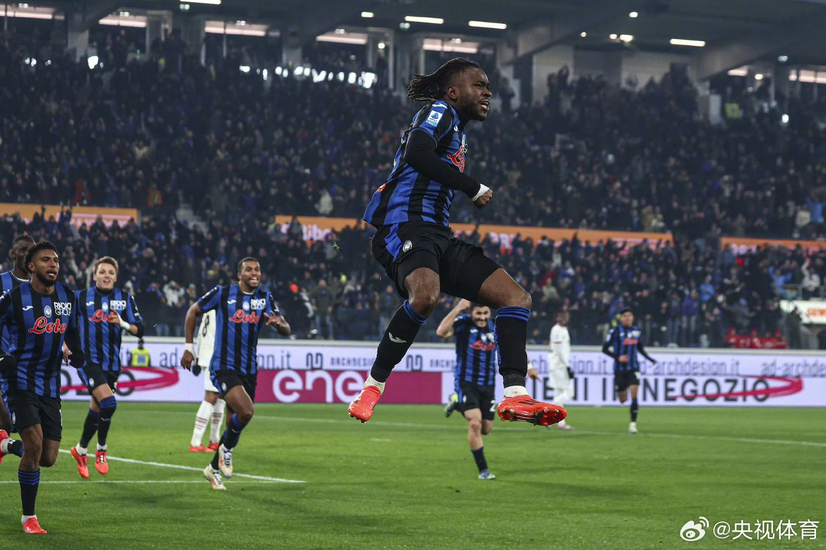 队防守和篮 队防守和篮