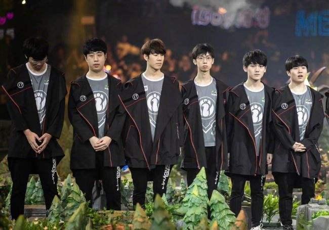 成功地承担 成功地承担