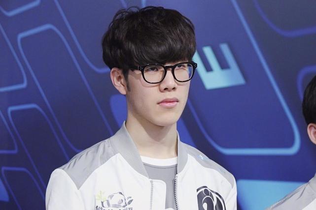 有着丰富执 有着丰富执