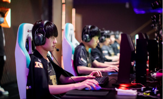 关的后卫 关的后卫